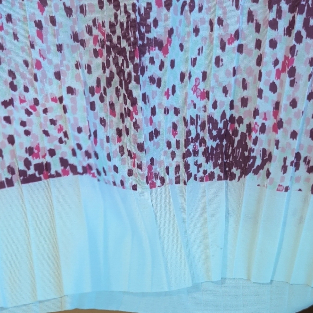 Elegant Pink and White Patterned Blouse - Picture 5 of 5